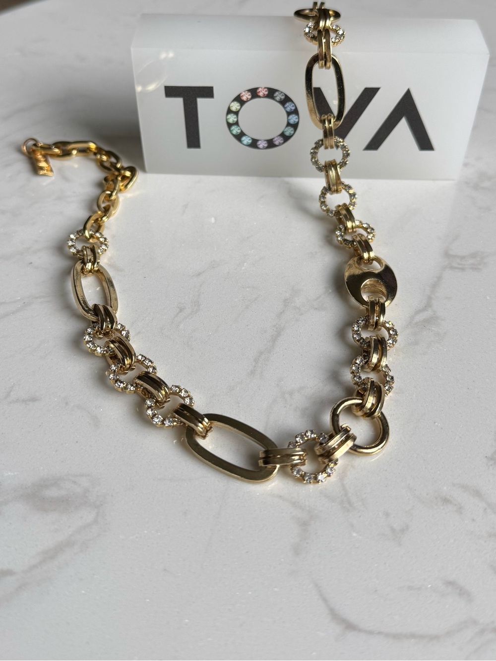 TOVA Gold Crystal Link Necklace - Elegant Women's Jewelry - Picture 3 of 4